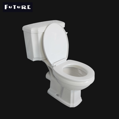La toilette coppia vicina diritta 3L 6L del bagno del pavimento ha celato il serbatoio di acqua